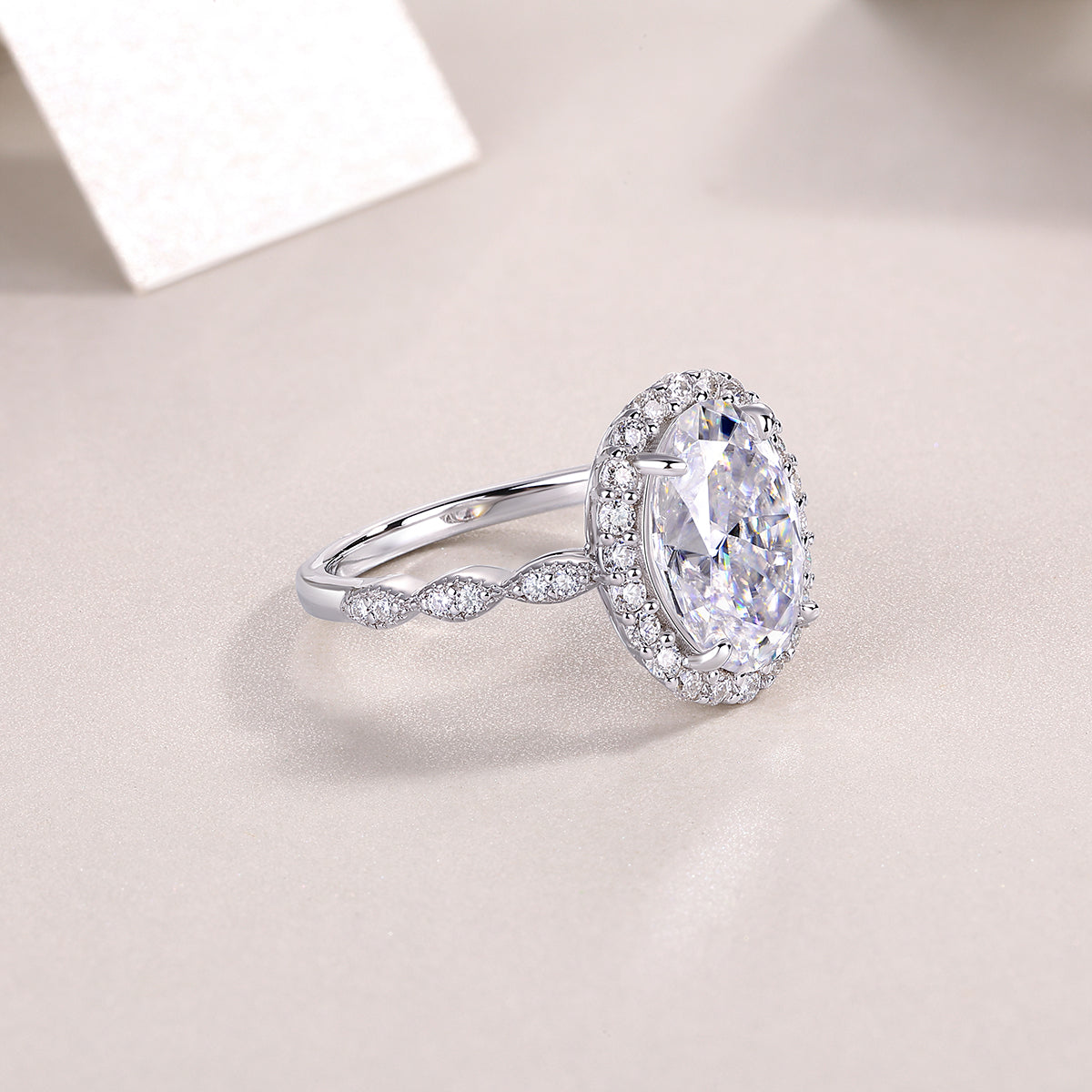 Moonlight Pupil Moissanite Ring