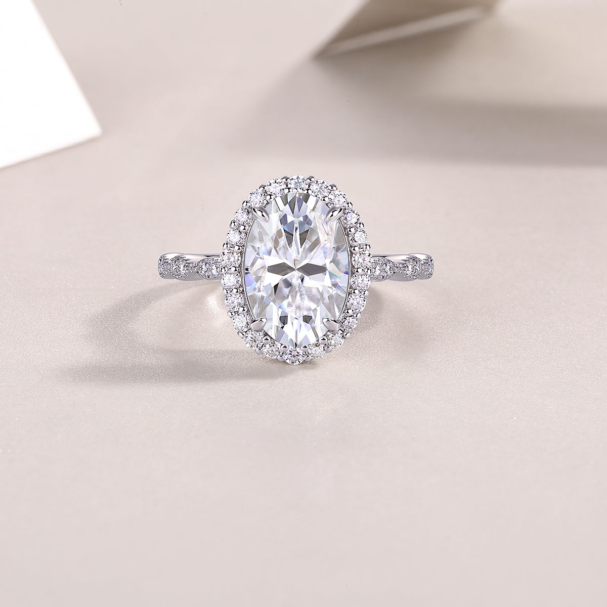 Moonlight Pupil Moissanite Ring