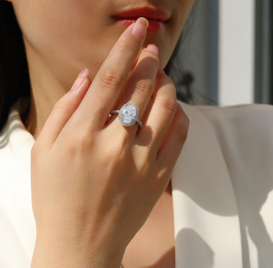 Moonlight Pupil Moissanite Ring